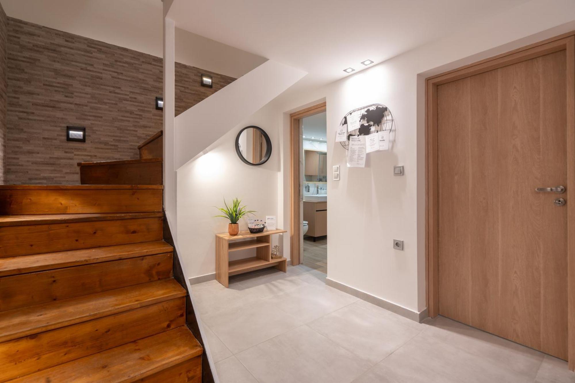 Demeter's Loft-stylish Exclusive Athenian Retreat *